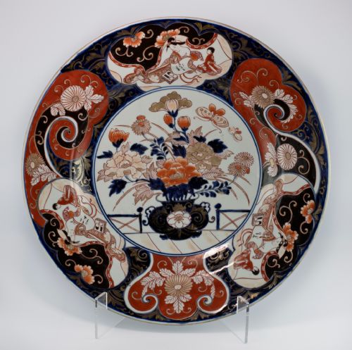 Japanese Imari Charger, C. 1700. Genroku Period.