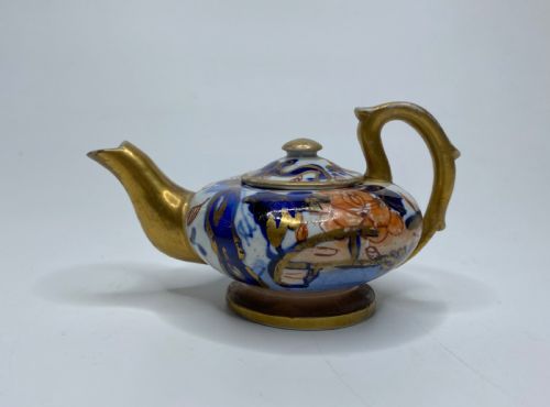 Masons Ironstone Miniature Teapot, C. 1810.