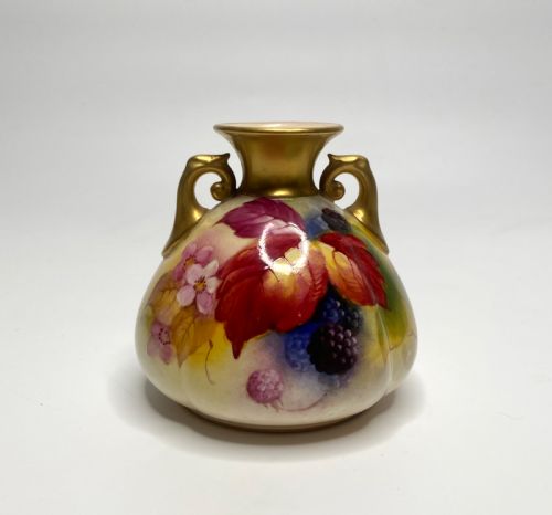 Royal Worcester Vase, Kitty Blake, D. 1931.