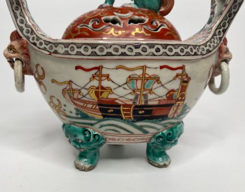 fig 1. Imari ‘Black Ship’ koro & cover, Japan, Meiji Period.