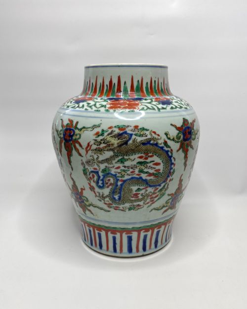 fig 1. Pair Chinese wucai Dragon jars, c.1650, Shunzhi Period.
