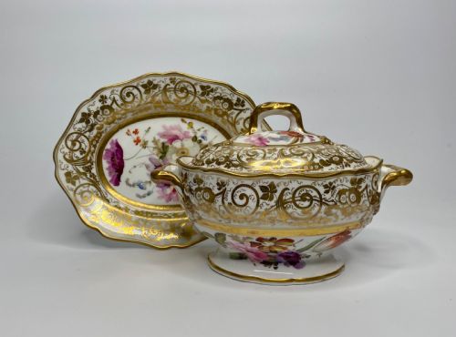 English Porcelain Sauce Tureen, Cover & Stand, C. 1820.