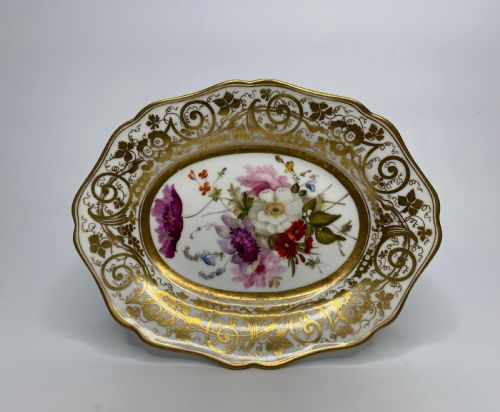 fig 1. English porcelain sauce tureen, cover & stand, c. 1820.