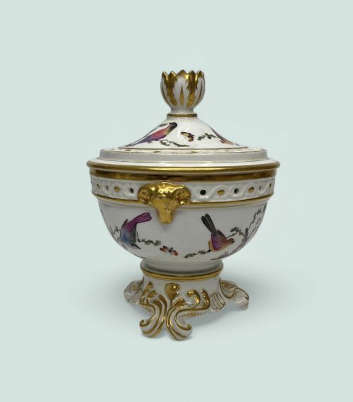 fig 1. Derby porcelain pot pourri, Richard Dodson, c. 1815.