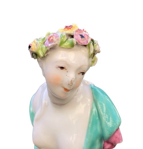 fig 2. Chelsea porcelain bust of Spring, c. 1755.