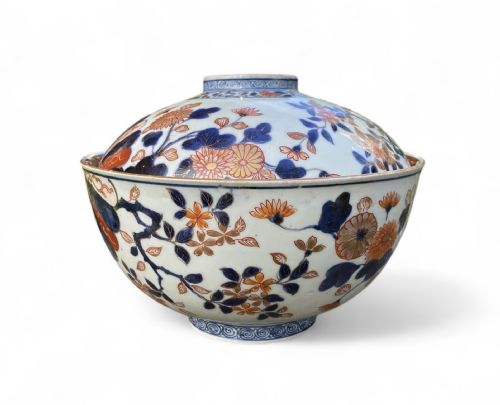 fig 1. Imari porcelain bowl & cover, c. 1700. Arita, Japan.