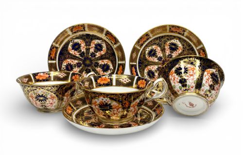 Royal Crown Derby Teawares, Imari Cigar Pattern, D. 1916.