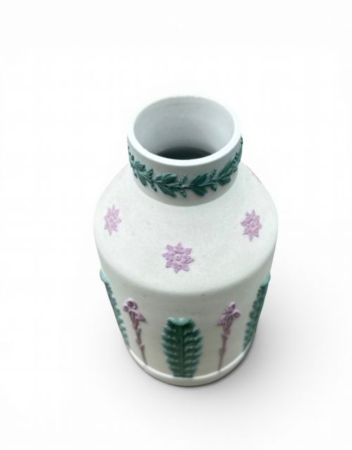 fig 1. Wedgwood three colour jar & cover, c. 1850.