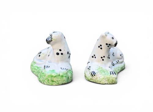 PAIR STAFFORDSHIRE PEARLWARE SNOW LEOPARDS C 1820 - ADDITIONAL PHOTO 1