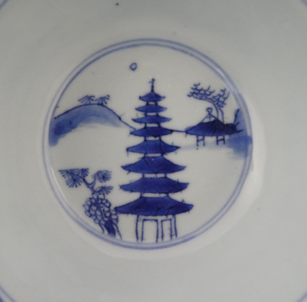 Chinese porcelain ‘Klapmuts’ bowl, Kangxi Period, c. 1700. View II
