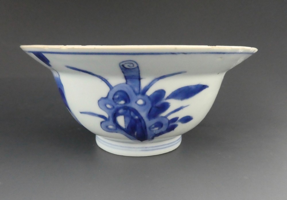 Chinese porcelain ‘Klapmuts’ bowl, Kangxi Period, c. 1700. View VIII
