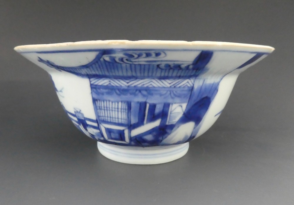 Chinese porcelain ‘Klapmuts’ bowl, Kangxi Period, c. 1700. View IX