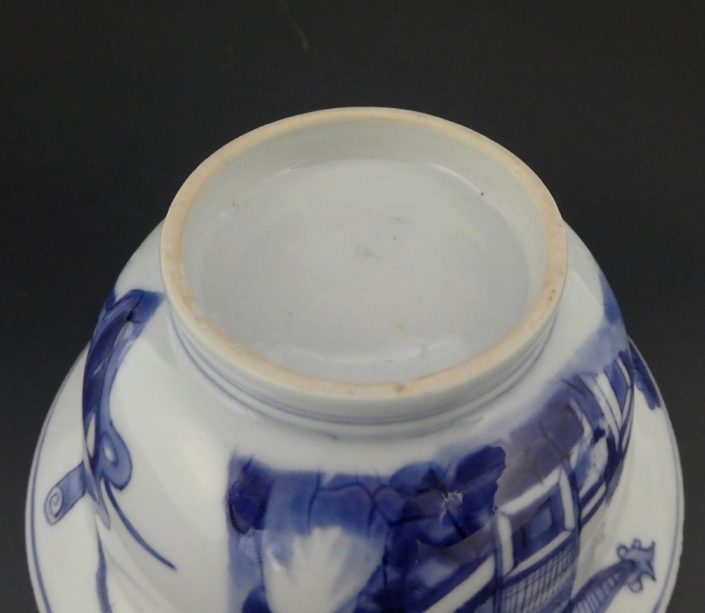 Chinese porcelain ‘Klapmuts’ bowl, Kangxi Period, c. 1700. View X