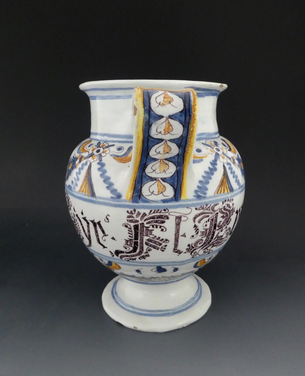 Italian maiolica wet drug jar, c. 1700 View V