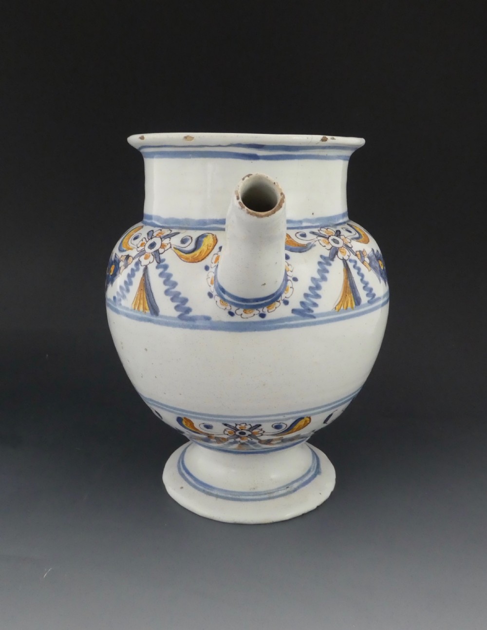 Italian maiolica wet drug jar, c. 1700 View VIII