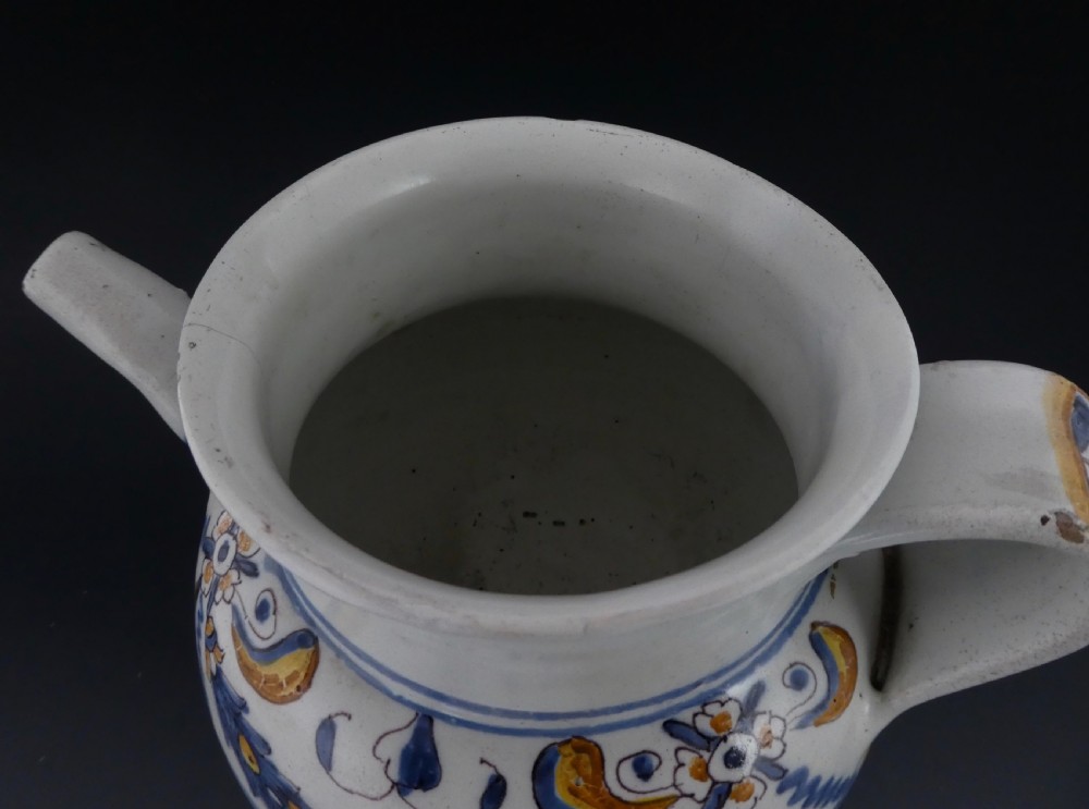 Italian maiolica wet drug jar, c. 1700 View X