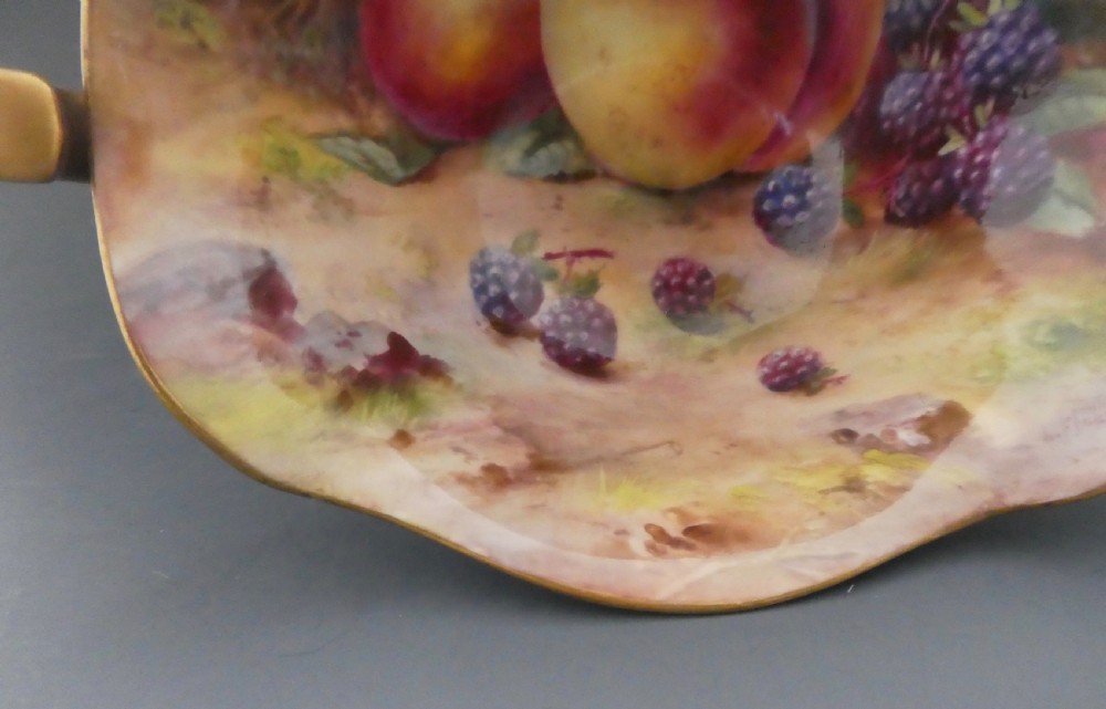 Royal Worcester porcelain bowl. Fruit painted by Louis Flexman, dated 1920. View IV