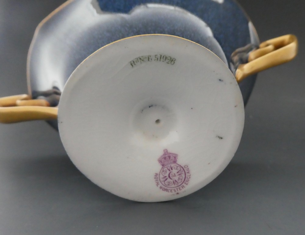 Royal Worcester porcelain bowl. Fruit painted by Louis Flexman, dated 1920. View VIII