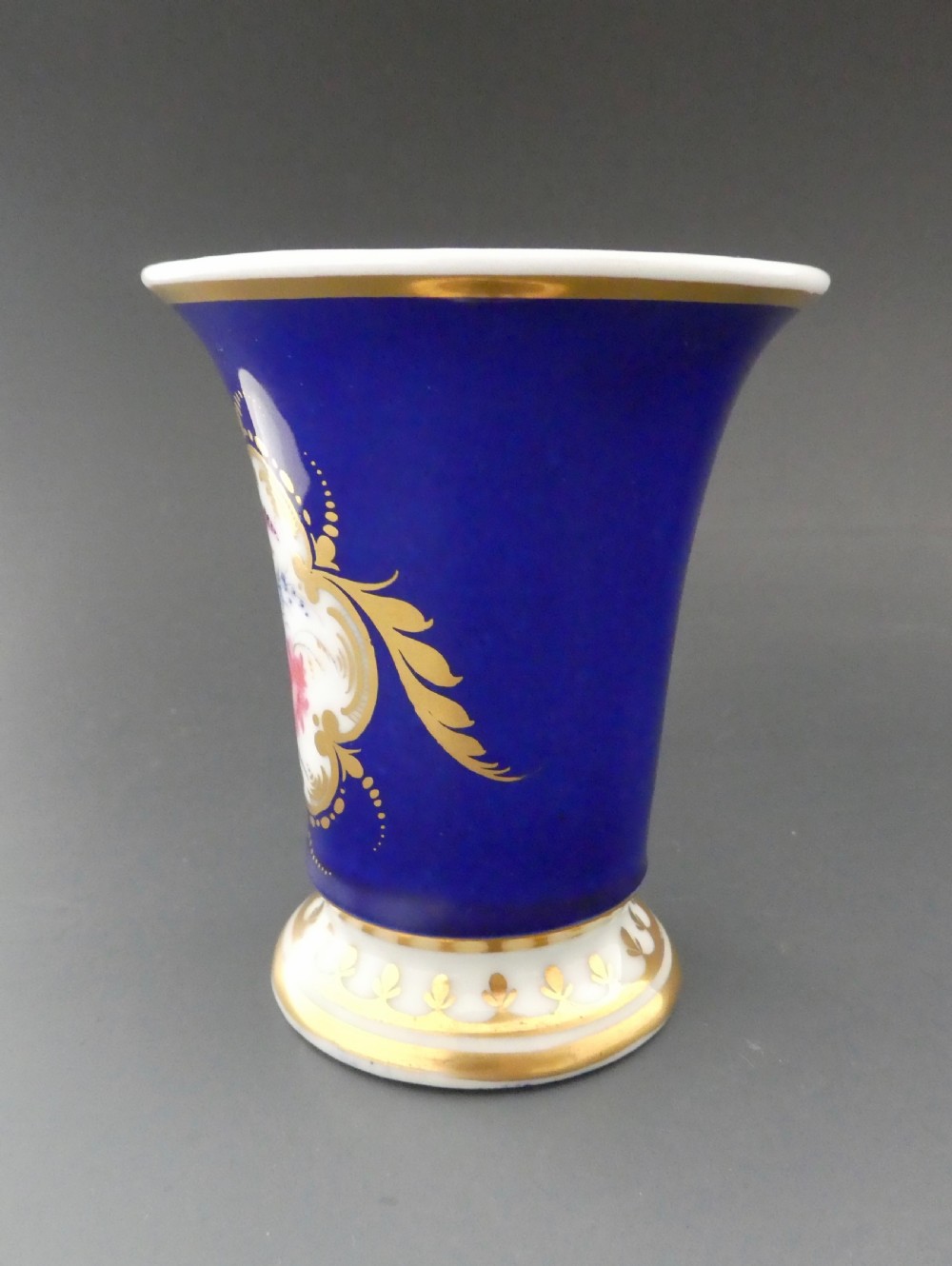 Chamberlains Worcester porcelain spill vase, c. 1820. View VII