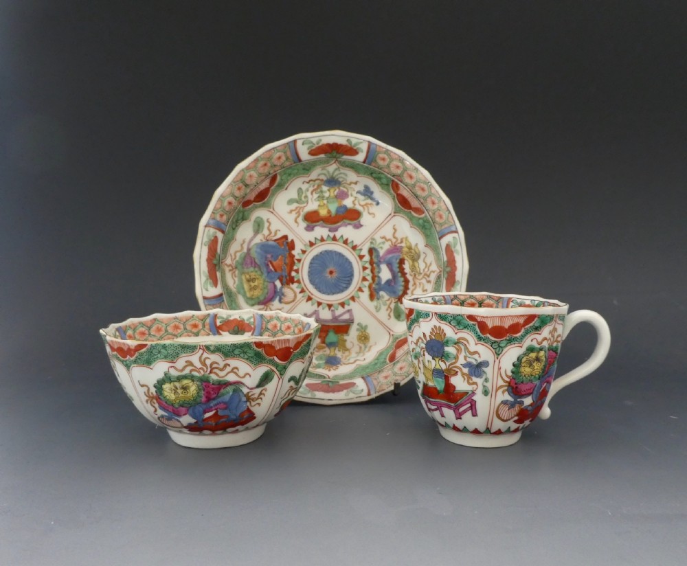Worcester porcelain trio. Dragons in Compartments, c. 1770.