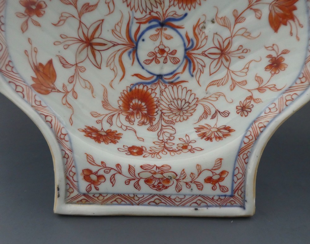 Chinese ‘Imari’ porcelain shell dish, c. 1720. Kangxi Period. View III