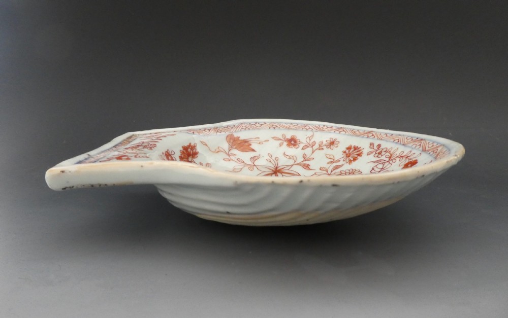 Chinese ‘Imari’ porcelain shell dish, c. 1720. Kangxi Period. View IV