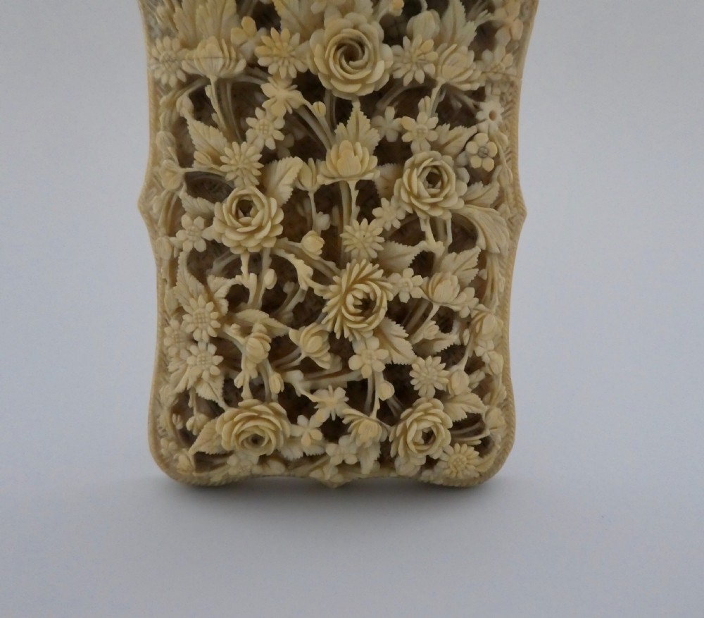 Chinese carved ivory card case of large size, Canton, c. 1820. View II