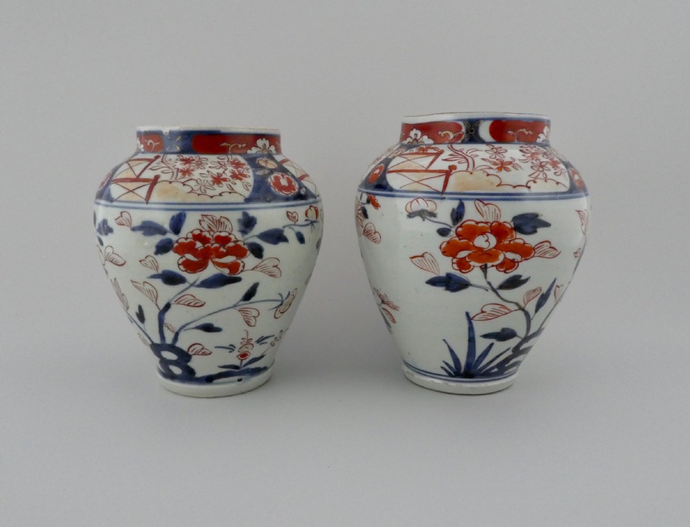 Pair Japanese Imari jars. Arita, c. 1700. Genroku Period.