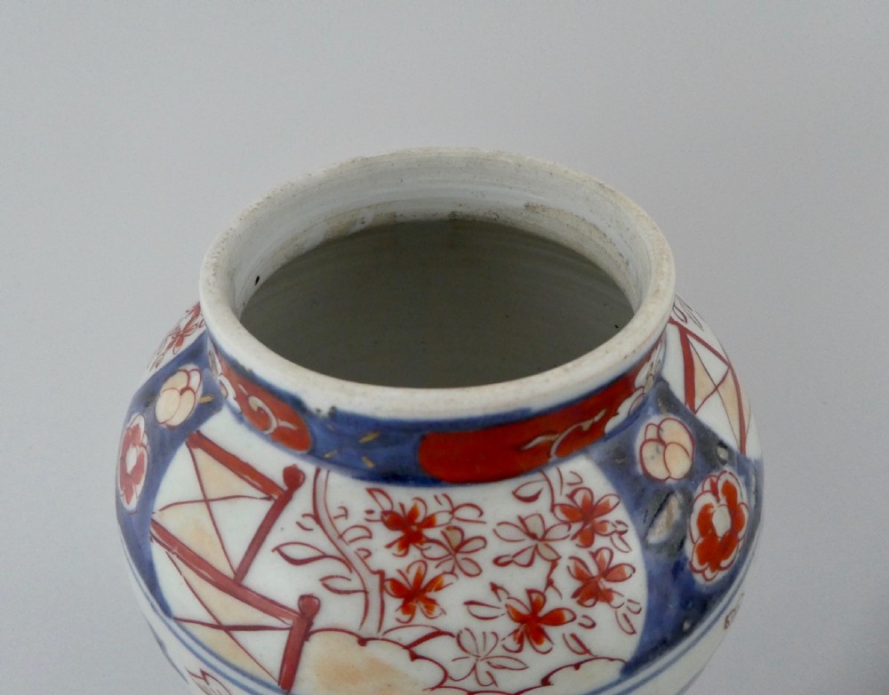Pair Japanese Imari jars. Arita, c. 1700. Genroku Period. View II