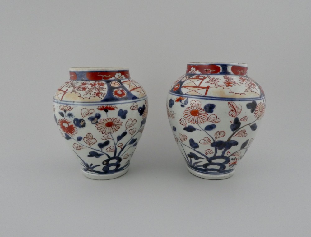 Pair Japanese Imari jars. Arita, c. 1700. Genroku Period. View III