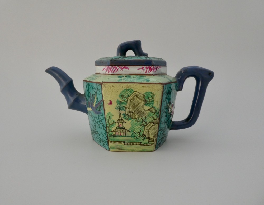 Chinese Yixing stoneware enamelled teapot. 18th Century. Qing Dynasty.