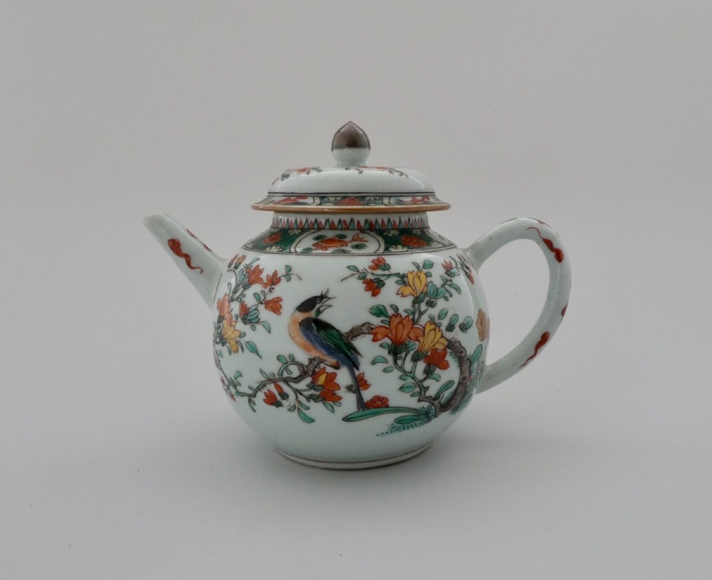 Chinese famille verte teapot, c. 1700. Kangxi Period.
