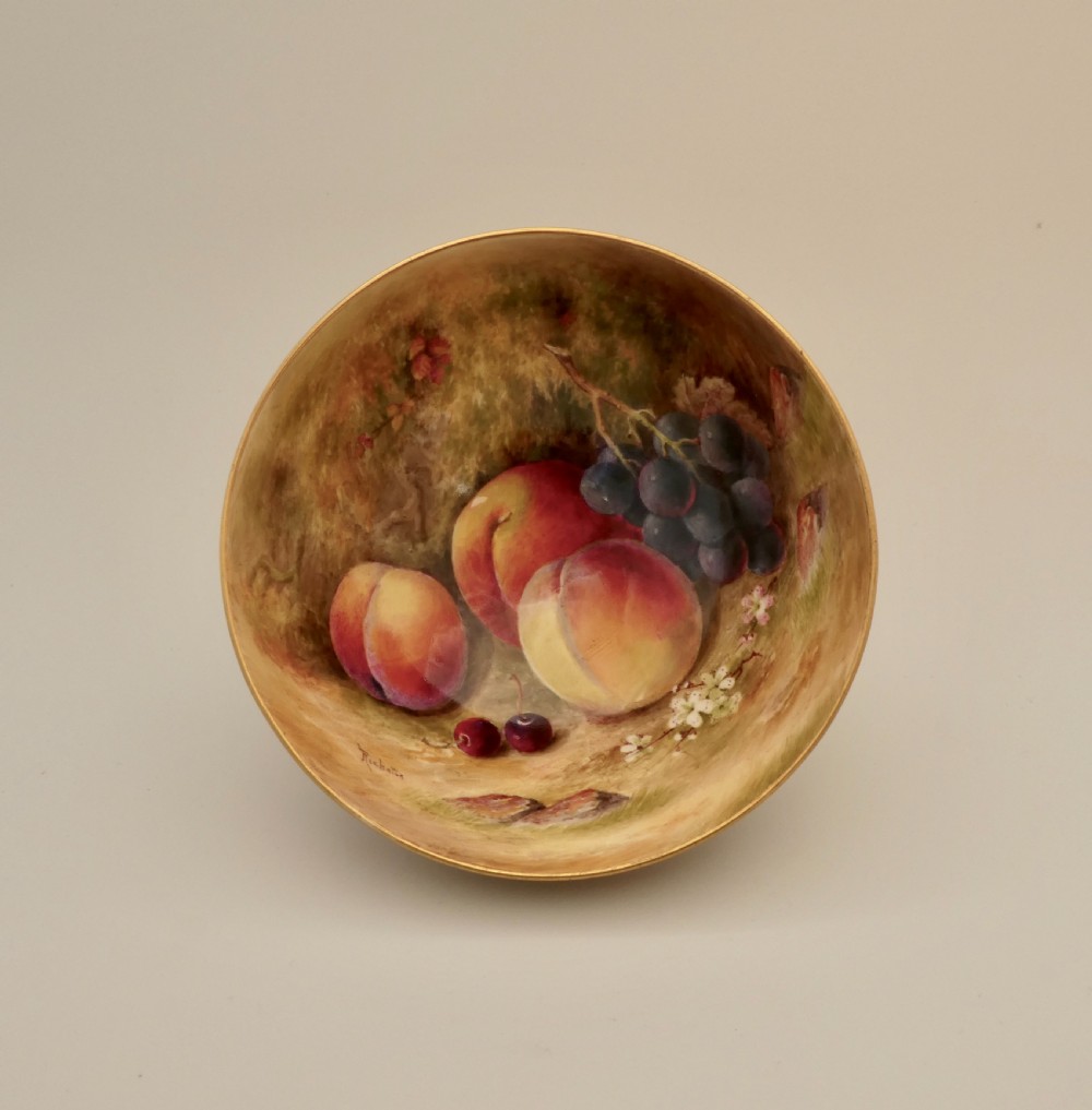 Royal Worcester porcelain fruit painted bowl. William Ricketts, dated 1929.