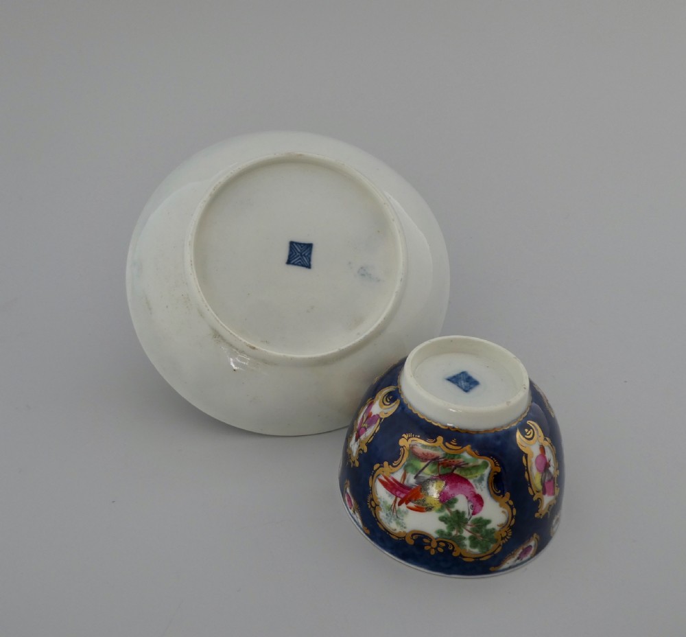 Worcester porcelain teabowl and saucer. Fancy Birds, c. 1770. View VIII