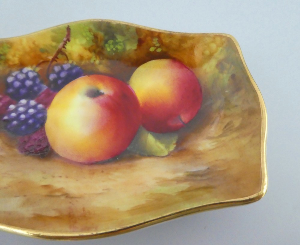 Royal Worcester porcelain pin tray. George Moseley, dated 1935. View III