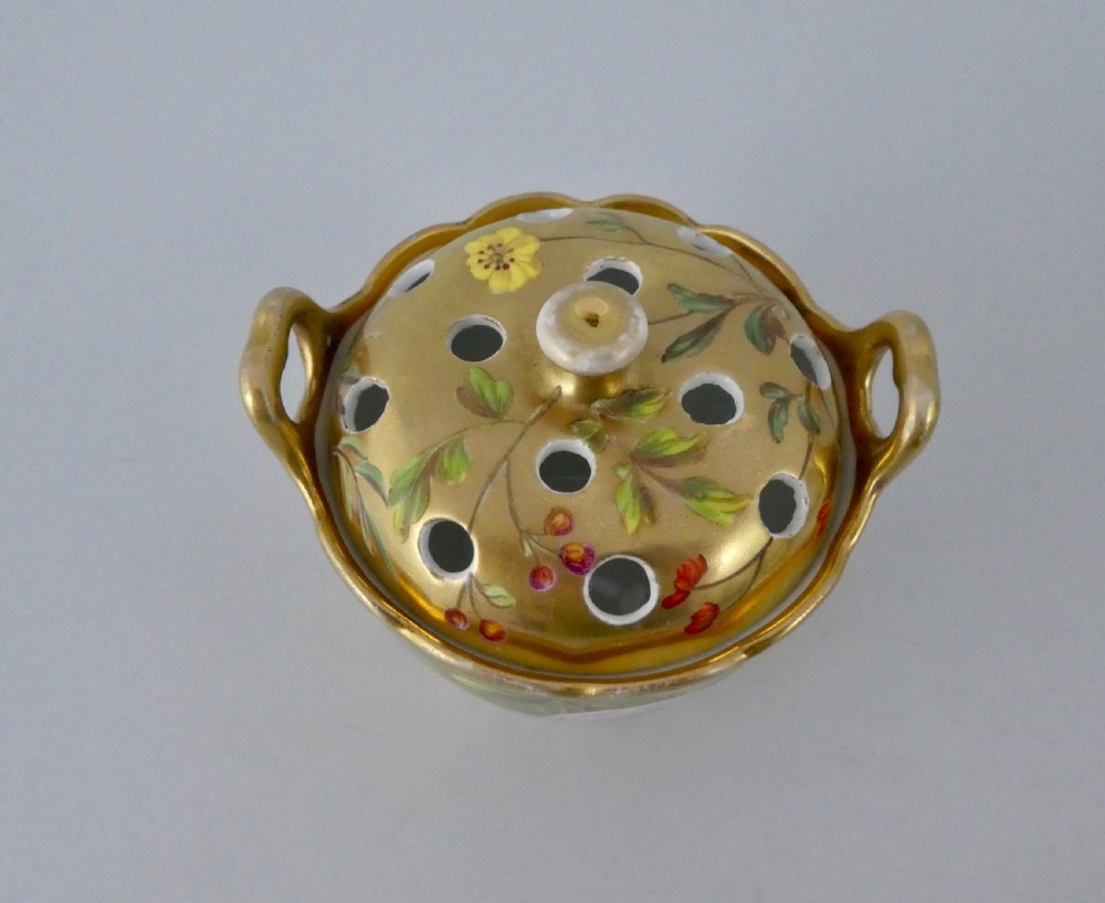 Spode porcelain pot pourri, c. 1810. View III