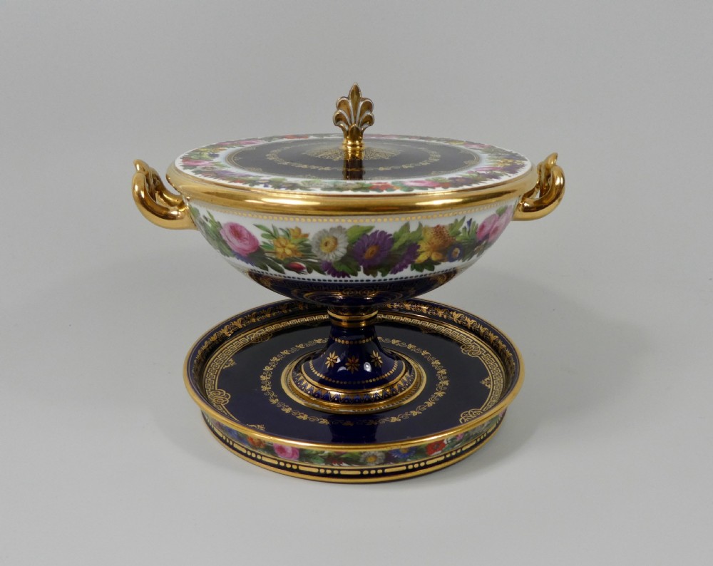 Sevres porcelain ecuelle, cover and stand. Dated 1842.