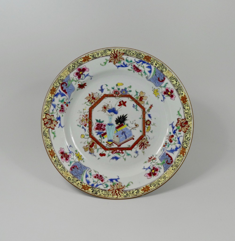 Chinese porcelain dish. Famille rose decoration. c. 1730. Qianlong Period.