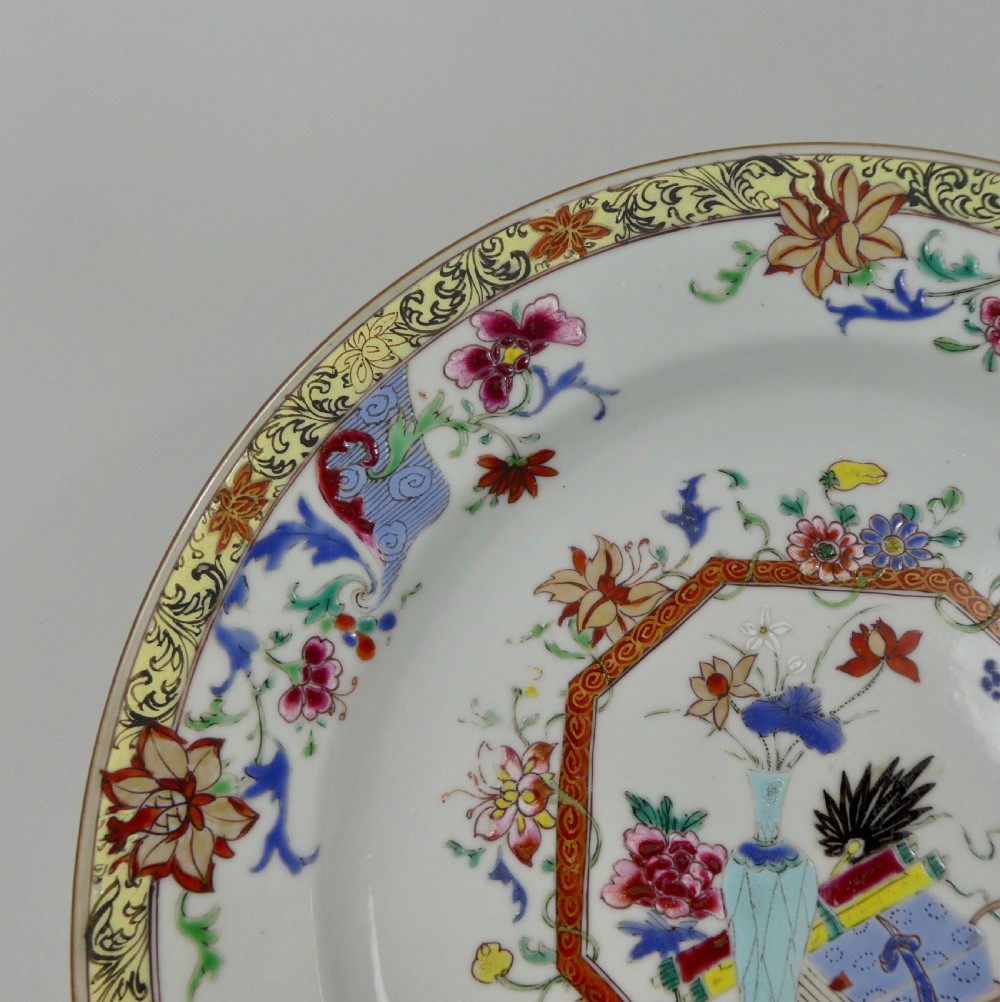 Chinese porcelain dish. Famille rose decoration. c. 1730. Qianlong Period. View V