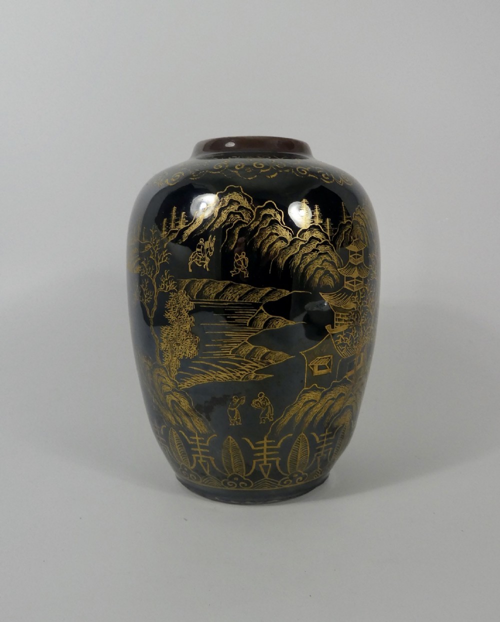 Chinese porcelain ‘Mirror Black’ , vase. 19th Century. Qing Dynasty.