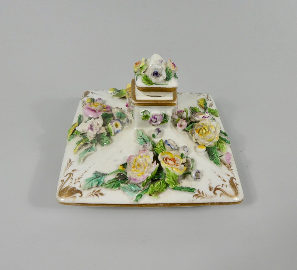 Rockingham porcelain scent bottle, c. 1835. View III