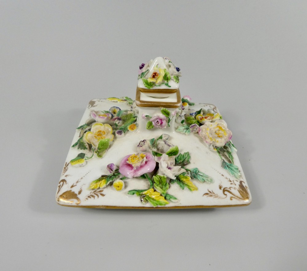 Rockingham porcelain scent bottle, c. 1835. View IV