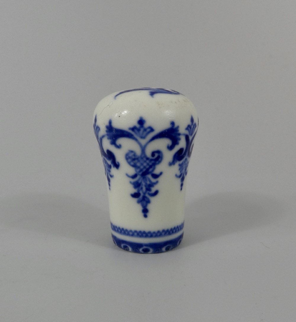 St Cloud porcelain cane handle, c. 1730.