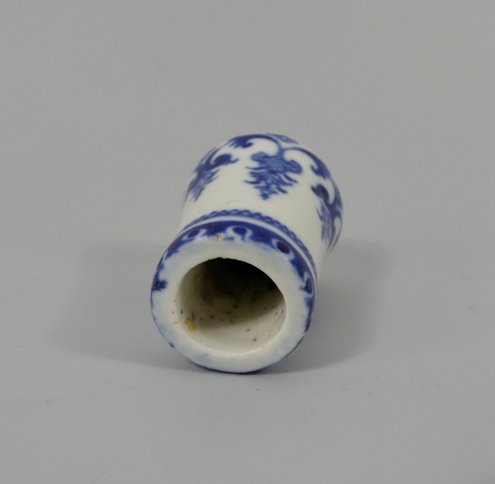 St Cloud porcelain cane handle, c. 1730. View VIII