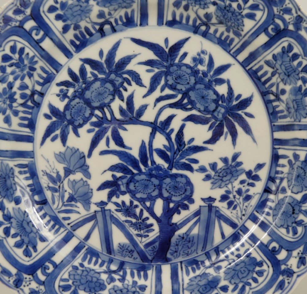 Chinese porcelain dish. Kangxi Period (1662-1722). View II