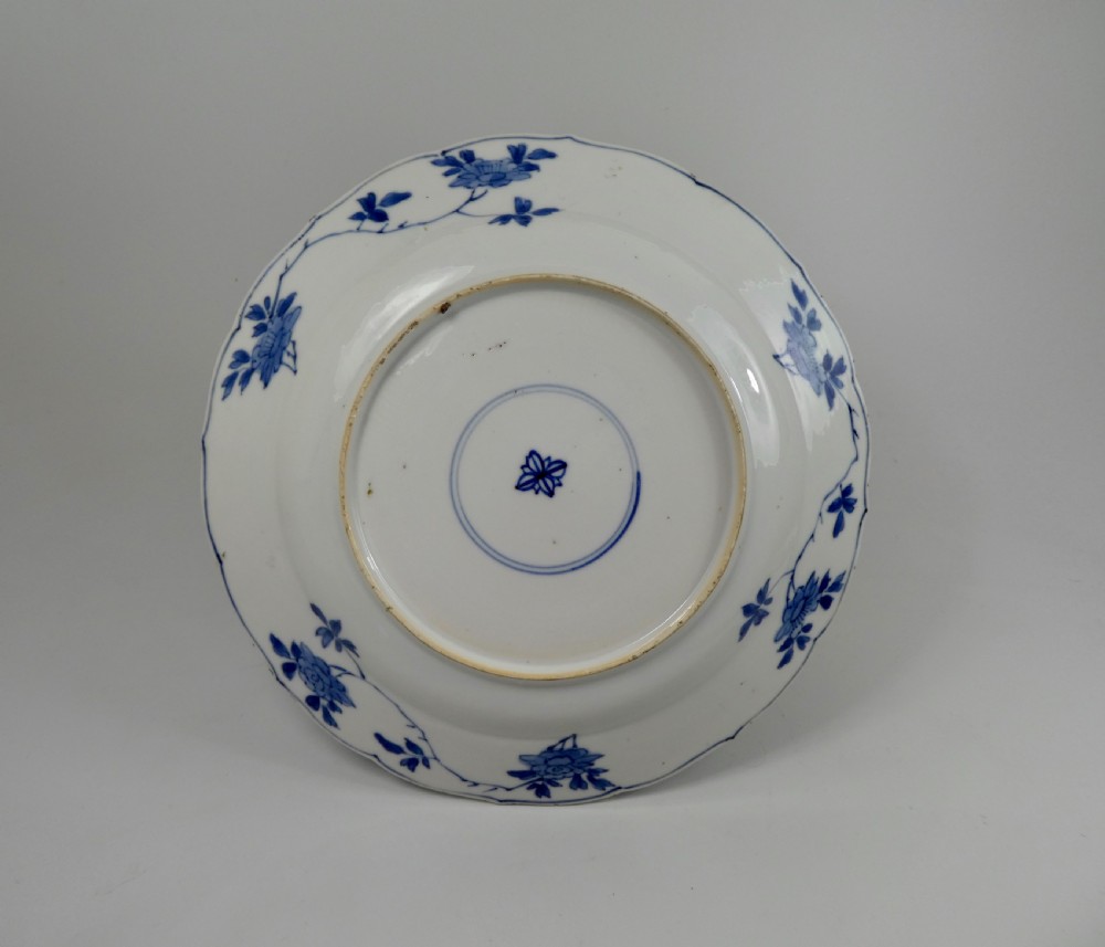Chinese porcelain dish. Kangxi Period (1662-1722). View V