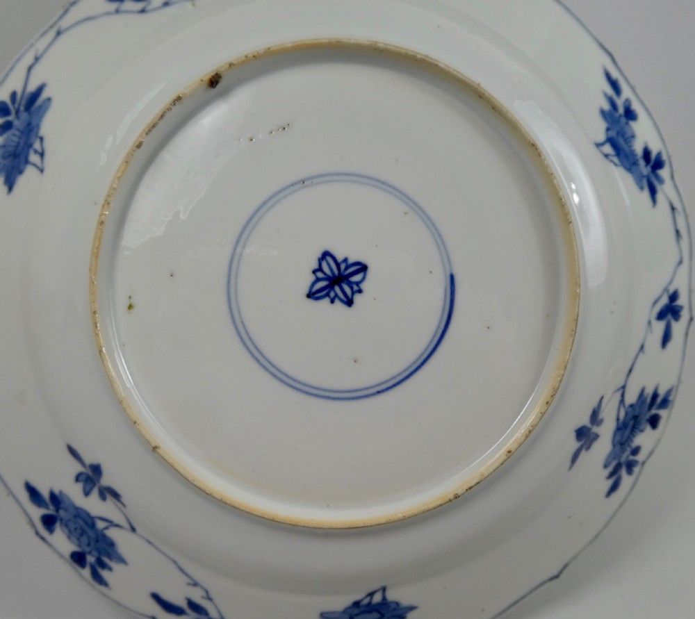 Chinese porcelain dish. Kangxi Period (1662-1722). View VII