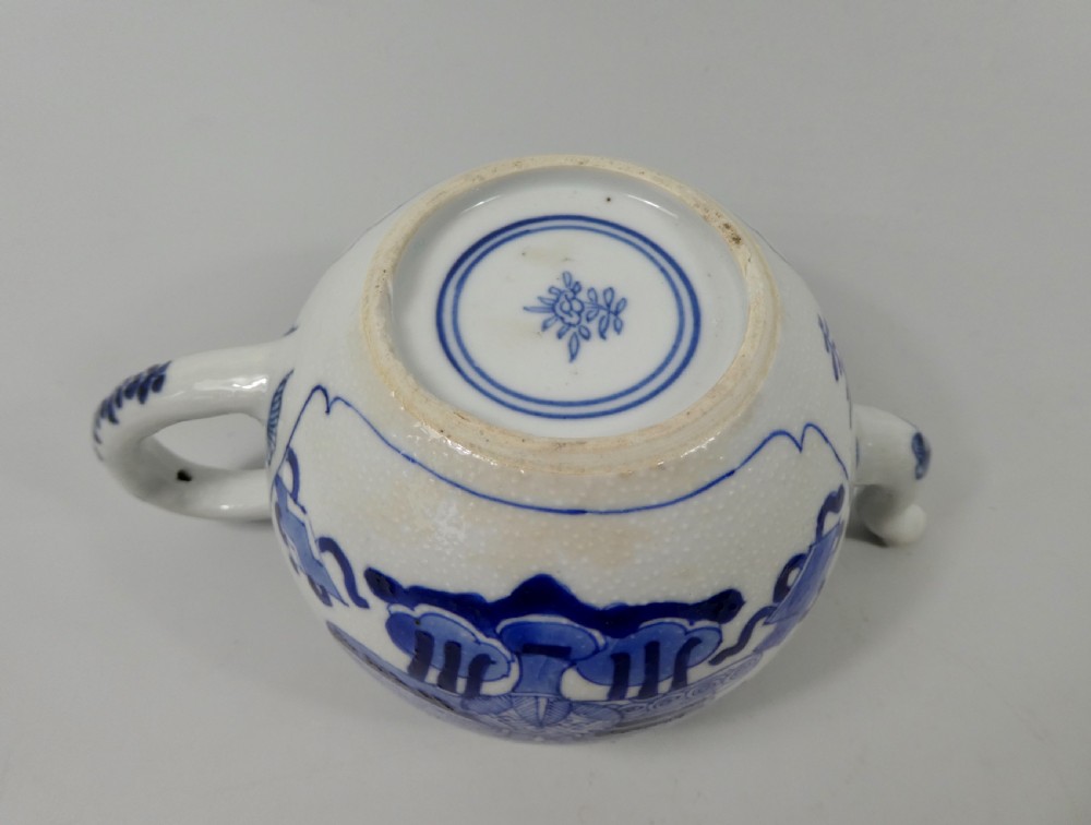Chinese porcelain teapot. Kangxi Period, c. 1700. View XI