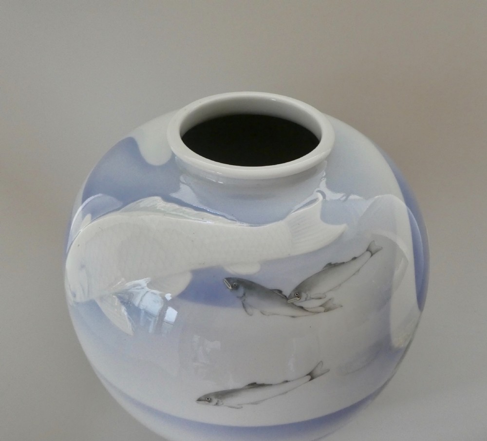 Japanese Koransha porcelain vase, Meiji Period. View VIII