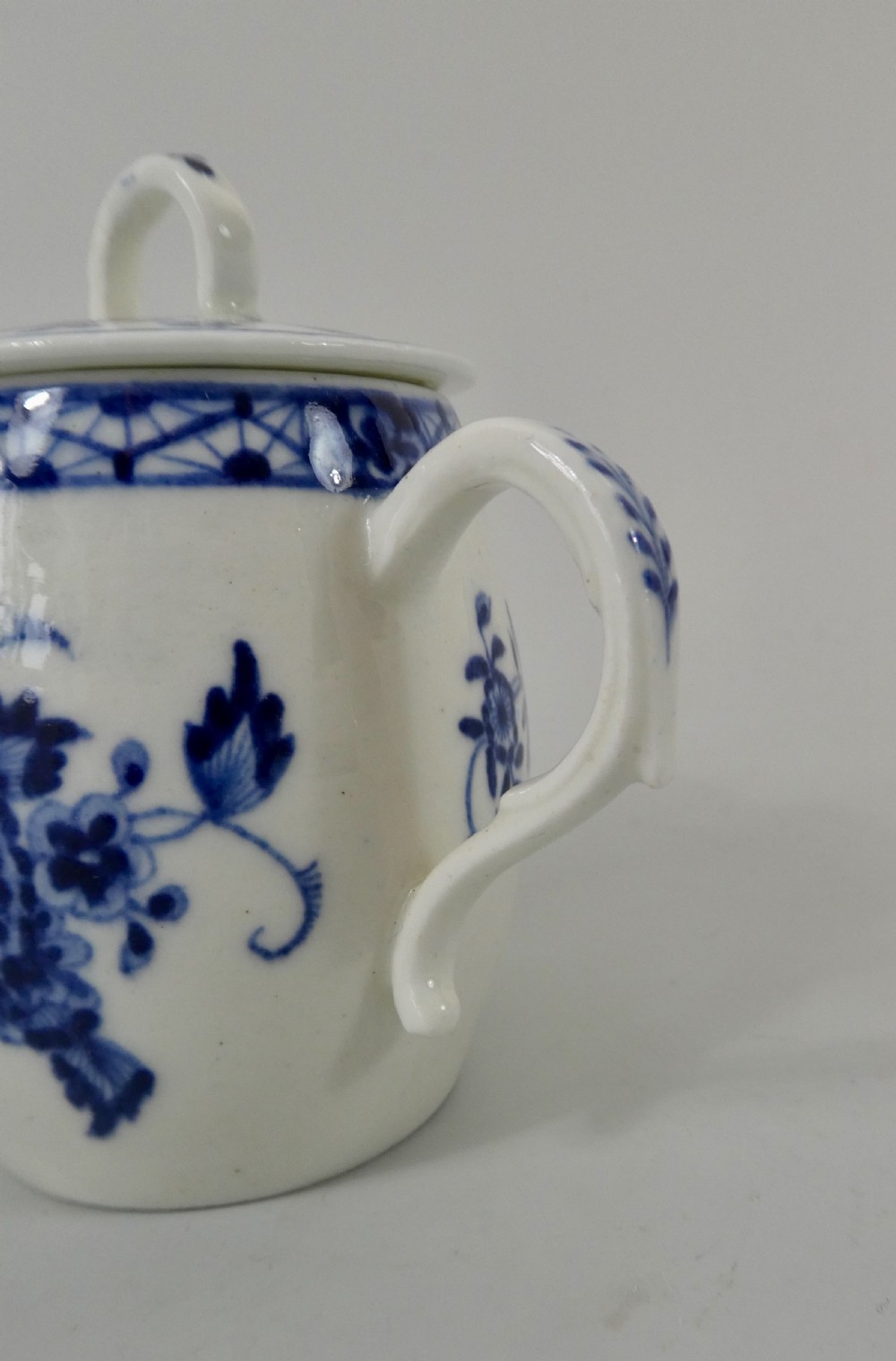 Tournai porcelain mustard pot and cover, c. 1770. View VI